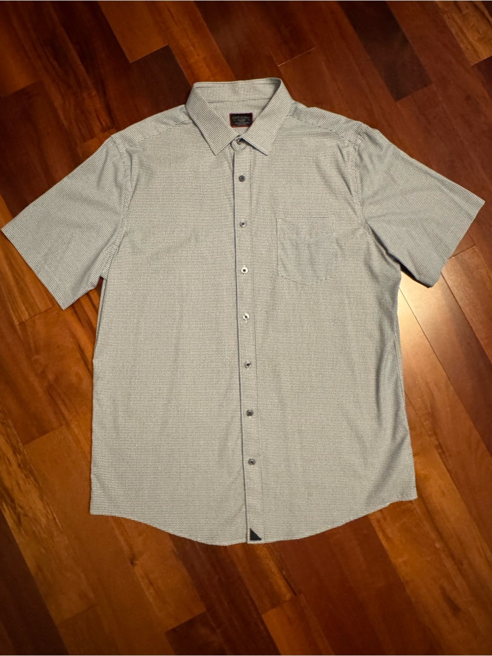 UNTUCKit Men's Short-Sleeve Button-Down Shirt in Light Blue